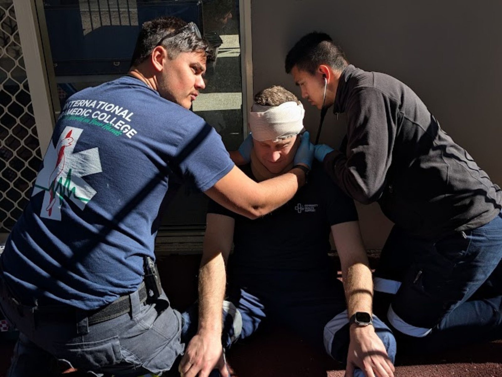 How to become a paramedic